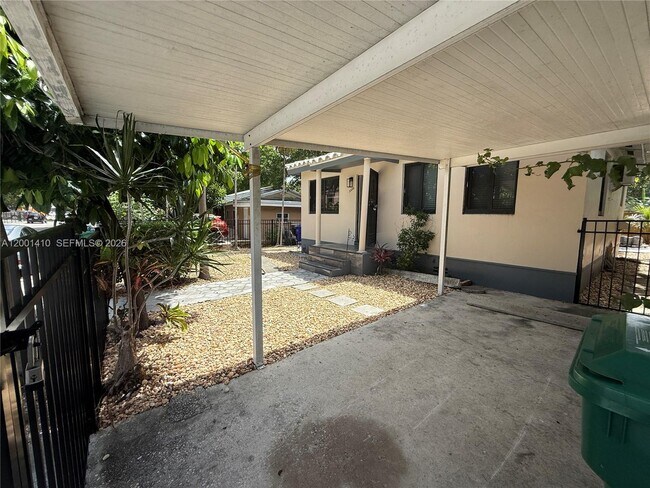 Building Photo - 5530 NW Miami Ct