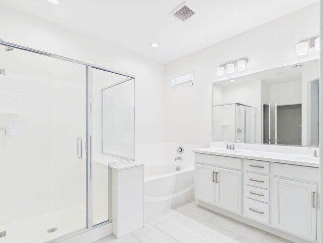 Building Photo - The Harlow in La Mira Discovery Collection
