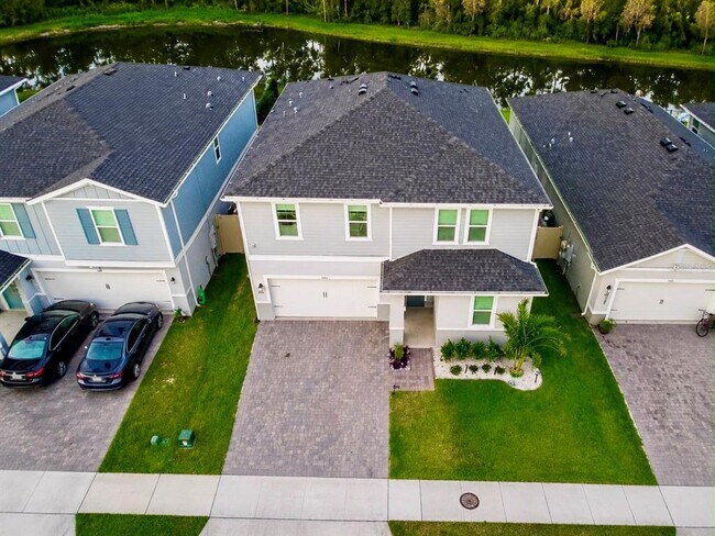 Building Photo - 3366 Sanctuary Dr