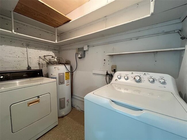 Building Photo - 1636 NE 18th St