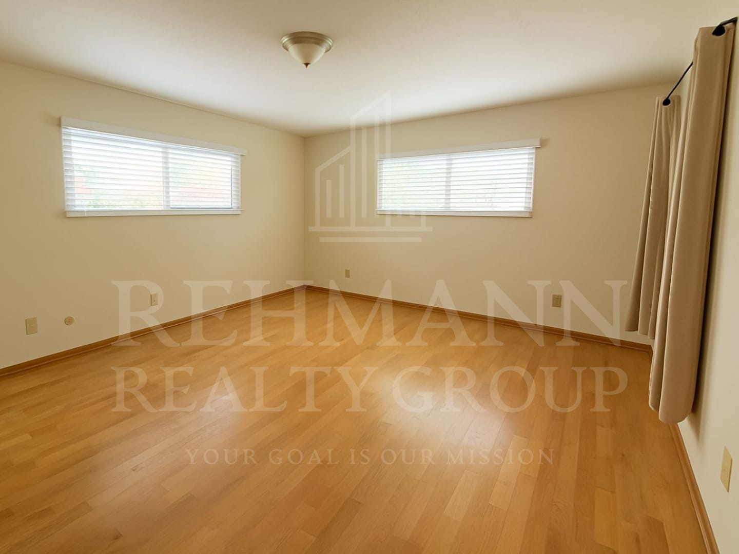 Building Photo - 4235 Kendall St