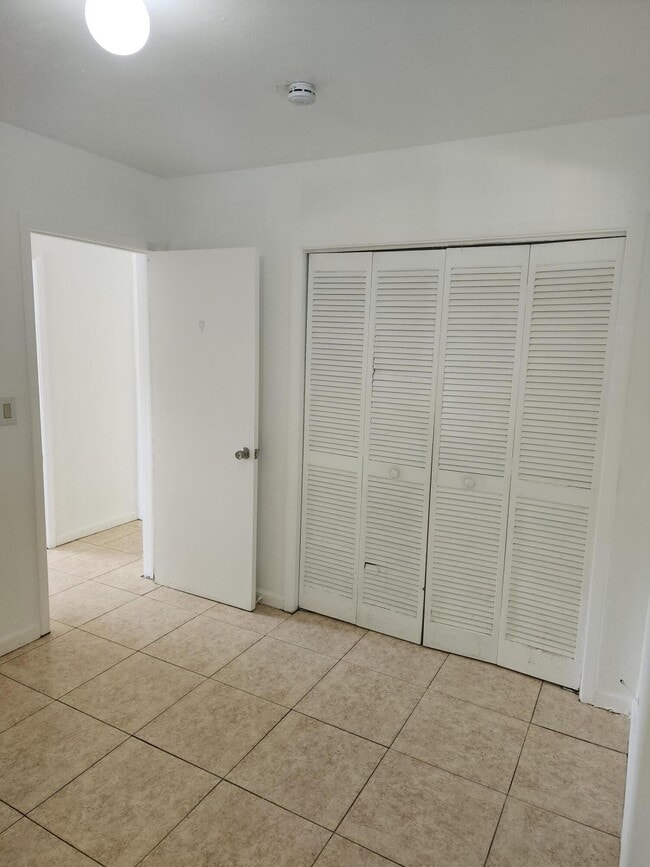 Building Photo - 5999 NW 42nd Ave