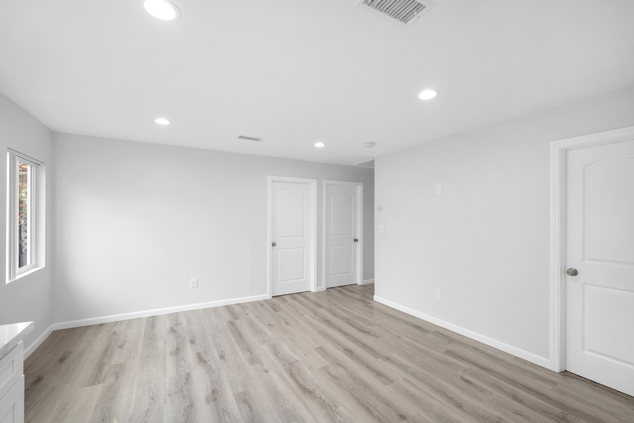 Building Photo - 536 South St