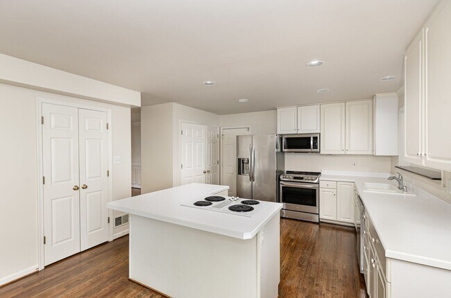 Building Photo - WATERFRONT RENTAL PROPERTY