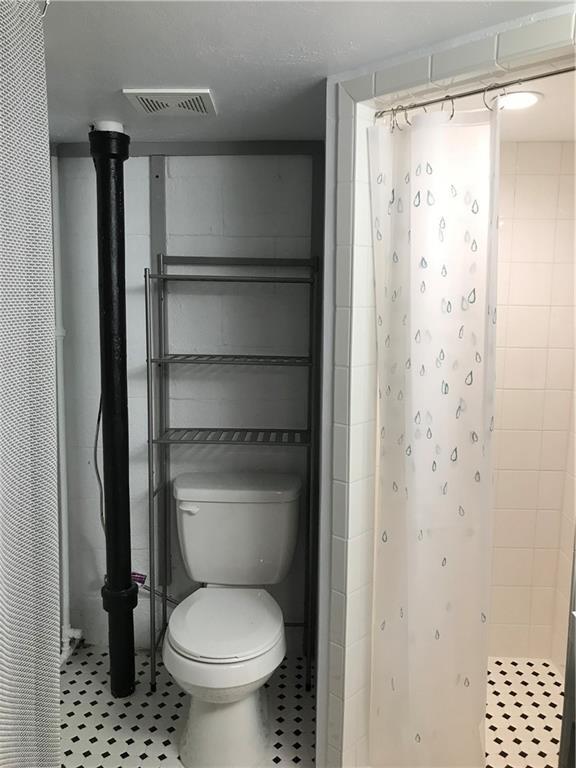 Building Photo - 16 W Thatcher St