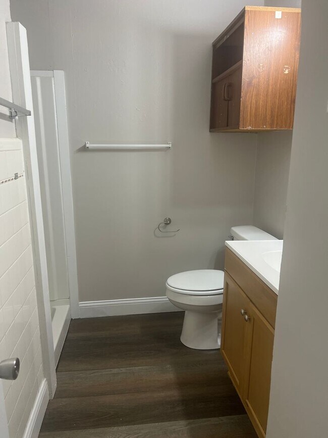 Building Photo - Unlock Your Next Door..3/2 Located Downtown Burleson