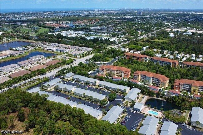 Building Photo - 4635 Bayshore Dr