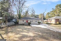 Building Photo - 2077 Rosewood Rd
