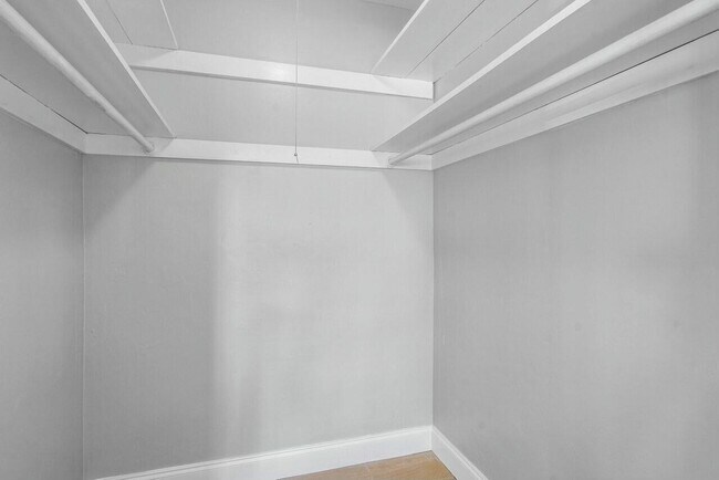 Building Photo - 1414 Michigan Dr