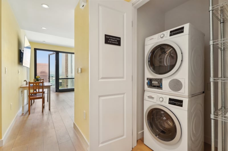 Building Photo - 400 S Broadway