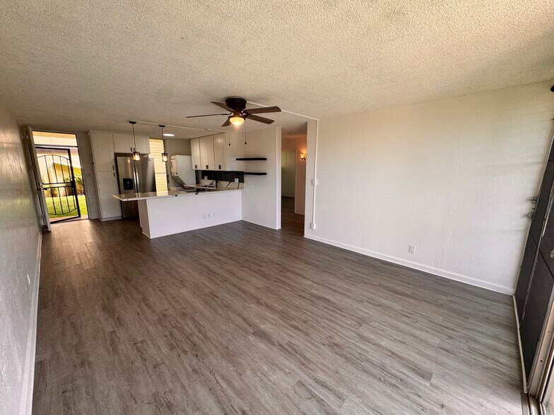 Building Photo - 95-2052-2052 Waikalani Pl