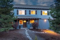 Building Photo - Beautiful Awbrey Butte ADU cottage w attac...