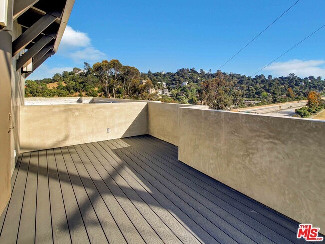 Building Photo - 2612 Corralitas Dr