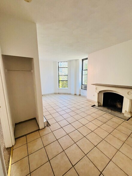 Building Photo - 556 Columbus Ave