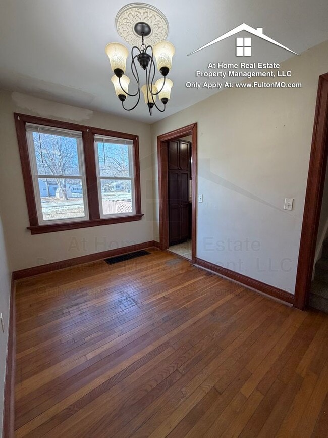 Building Photo - 707 Hollyhock Dr