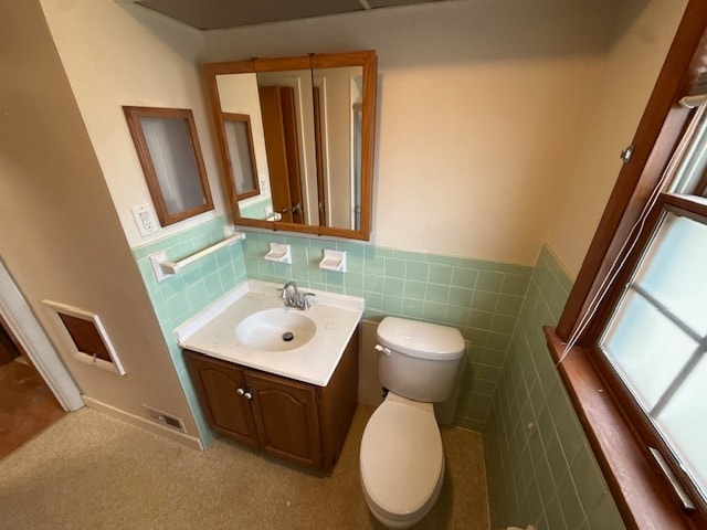 Building Photo - 1001 Loekes Dr