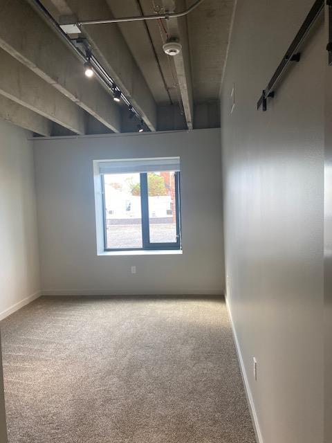 Building Photo - 19 E Race St