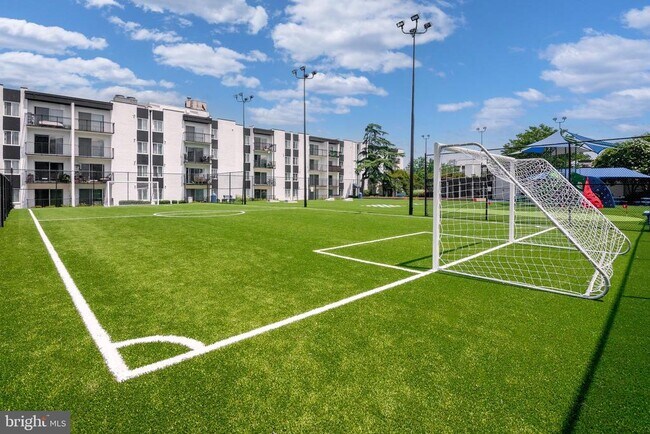 Building Photo - 75 S Reynolds St