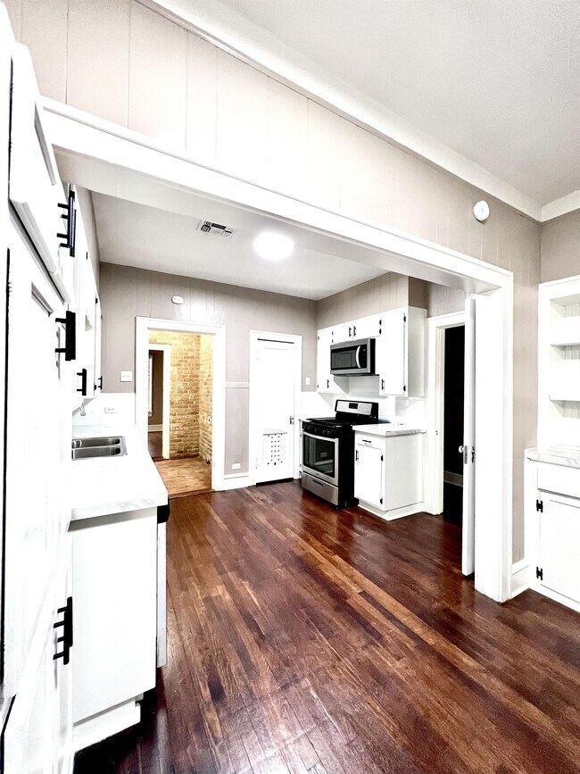 Building Photo - 2808 Morrow Ave