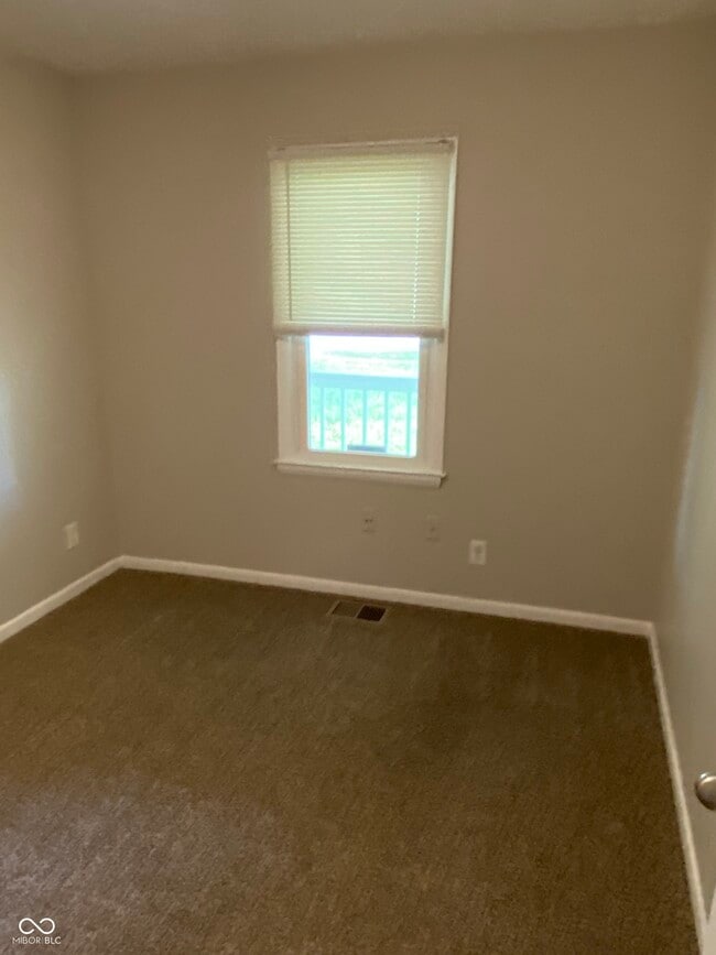 Building Photo - 8845 Robey Dr