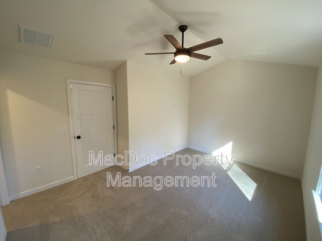 Building Photo - 54 Azalea Way