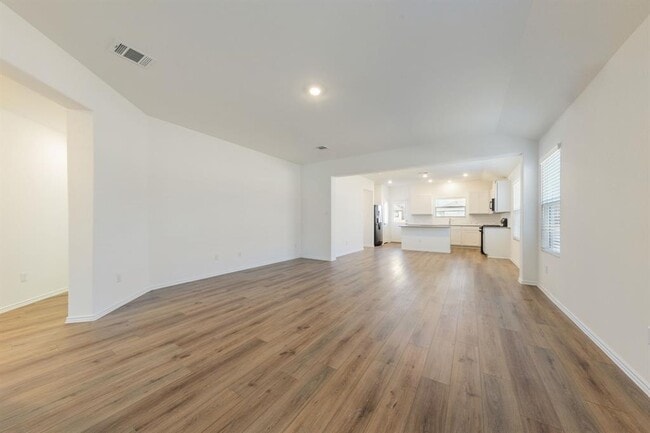 Building Photo - 602 Waterway Ave