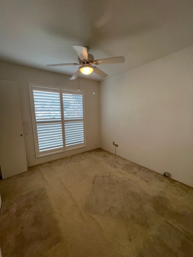 Building Photo - 10 Piwai Ln