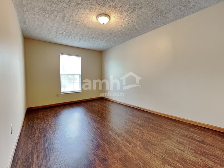 Building Photo - 2358 Rosina Dr