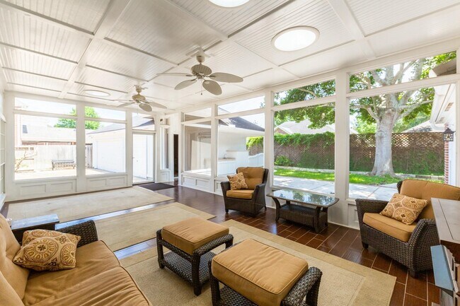 Building Photo - 4915 Keneshaw St