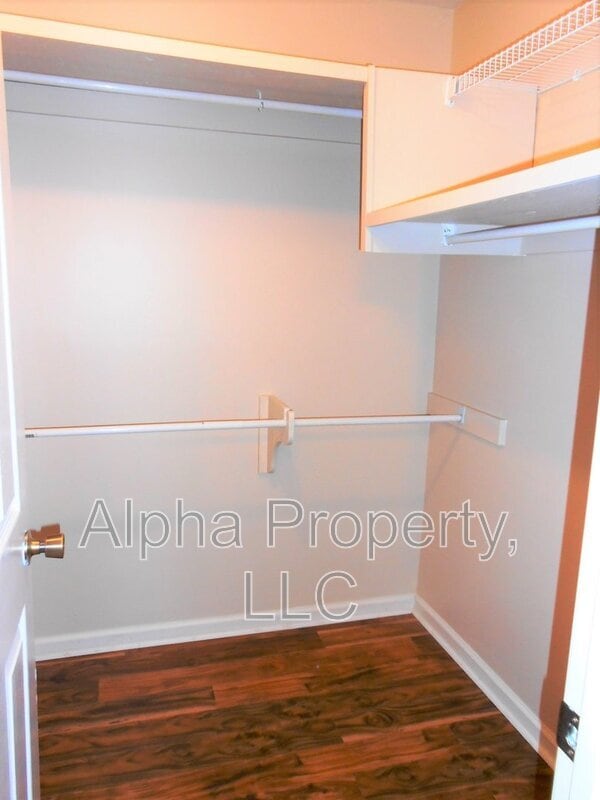 Building Photo - 305 Fairdale Dr