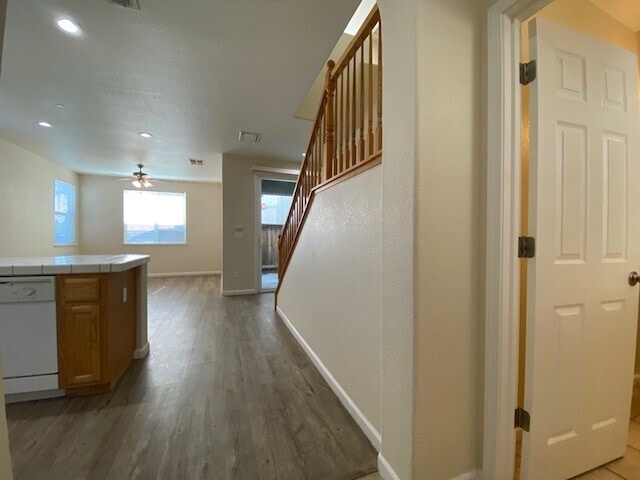 Building Photo - Charming 3-Bedroom, 2.5-Bath, 1,453 Sq. Ft...