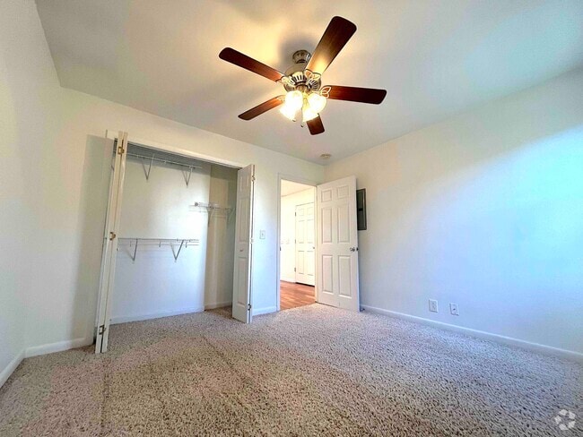 Building Photo - 4878 Shasta Dr
