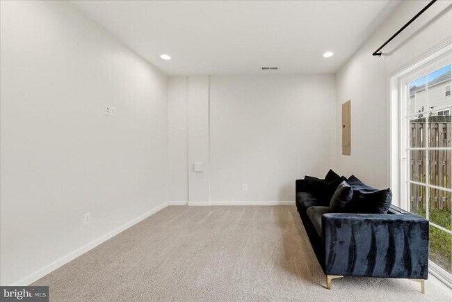 Building Photo - 246 Norland Knoll Dr