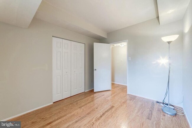 Building Photo - 7938 Bentley Village Dr