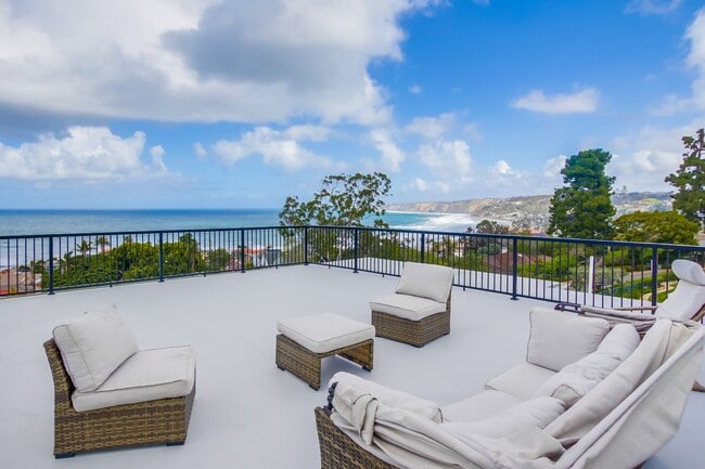 Building Photo - Gorgeous luxury flat with ocean view in La Jolla. Gustavo Lopez