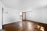 Building Photo - 9506 52nd Ave