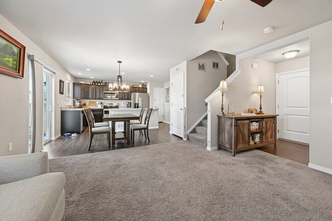 Building Photo - 6437 Vedder Dr