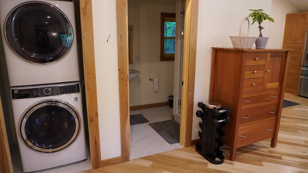 Building Photo - 6316 Vt 14