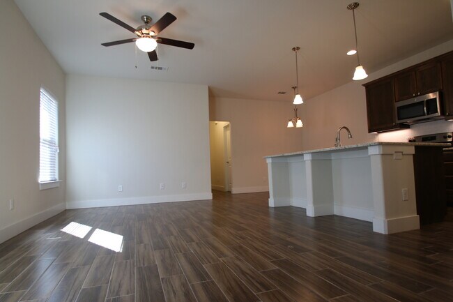 Building Photo - 8029-8031 Arbor
