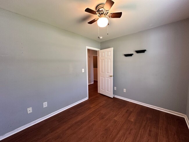 Building Photo - Exclusively Offered By Muse Realty Rentals...