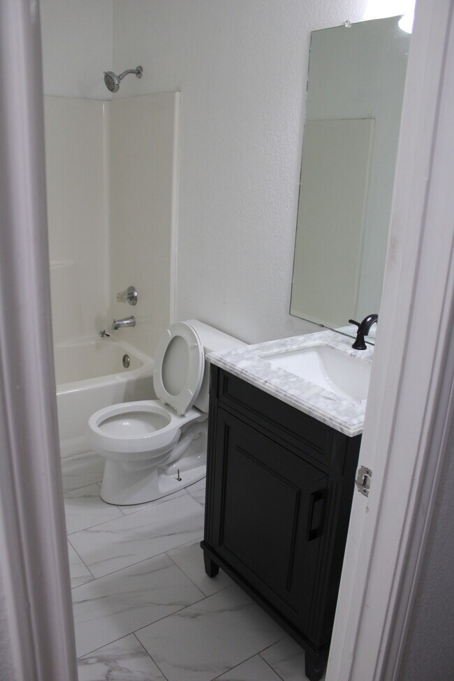 Guess Bathroom - 6005 Acapulco Dr