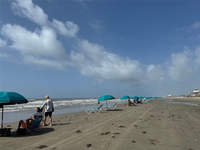 Building Photo - 5220 Seawall Blvd