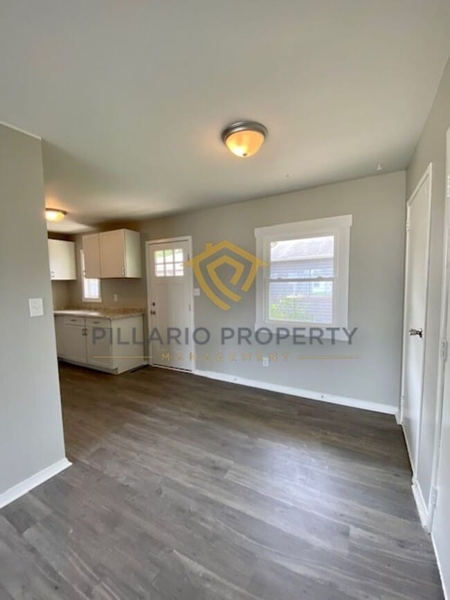 Building Photo - Updated Style Ranch House in Anderson with 3 Bedrooms and 1 Bathroom is Available NOW!