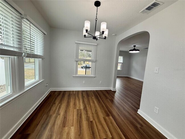 Building Photo - 901 Concord St