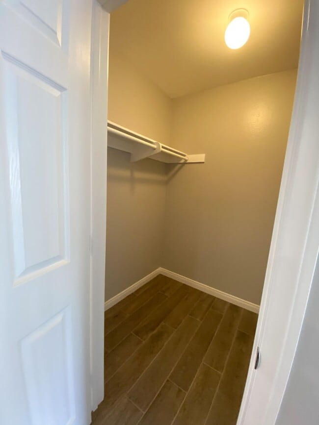 Building Photo - REMODELED 2Bd/1Ba Condo w/ Patio!