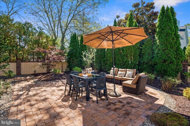 Building Photo - 9 Cromwell Ct