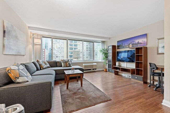 Building Photo - 211 E Ohio St