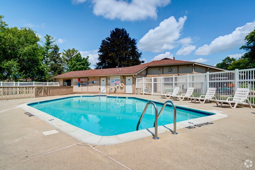 Swimming Pool - Maple Park Terraces