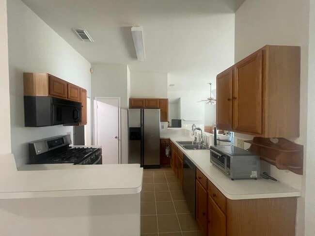 Building Photo - 7814 Log Hollow Dr