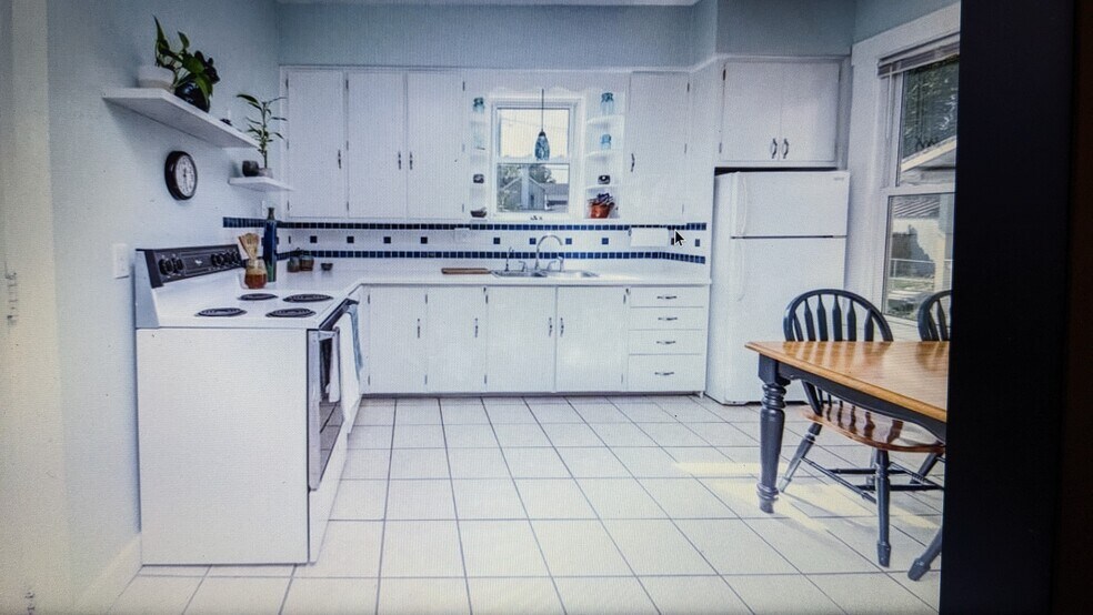 Building Photo - 542 Buckeye St